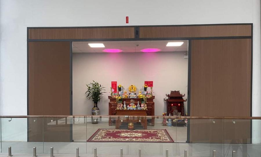 Vách ngăn phòng thờ
