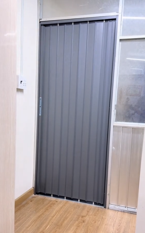 Cửa xếp lá nhôm cao cấp 1